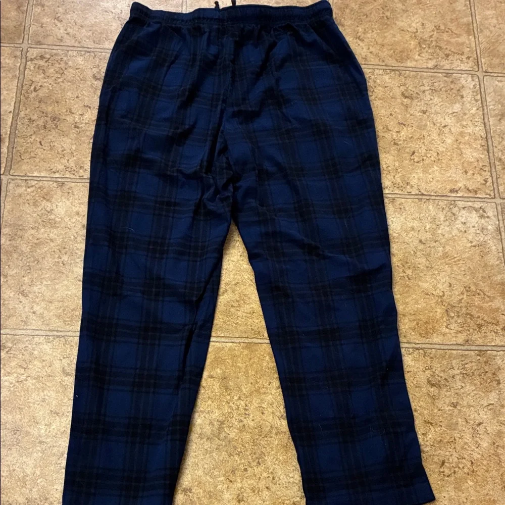 Nautica Men's Navy and Black Plaid Lounge Pants. Size Large